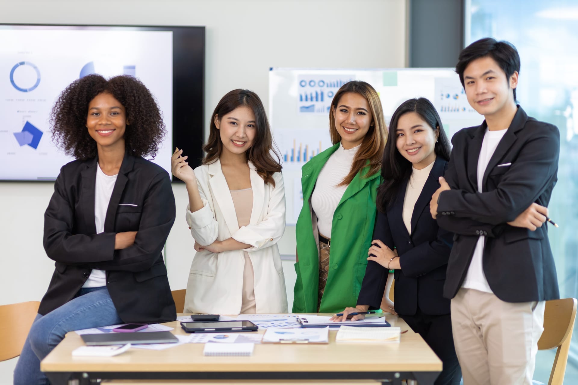 Crisphive partners collaborating with service businesses